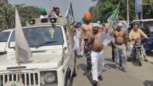 Farmers Demonstrated By Reaching Karnal District Secretariat