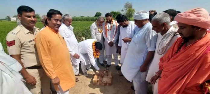 MP Naib Saini and MLA Leela Ram laid the foundation stone of the roads