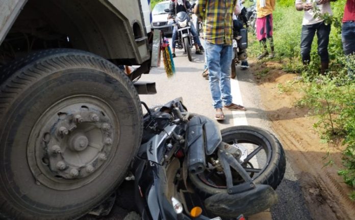 Bike rider woman dies due to dumper collision son injured