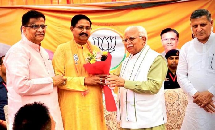 Panipat News/Roshanlal Mahla joins BJP from Israna