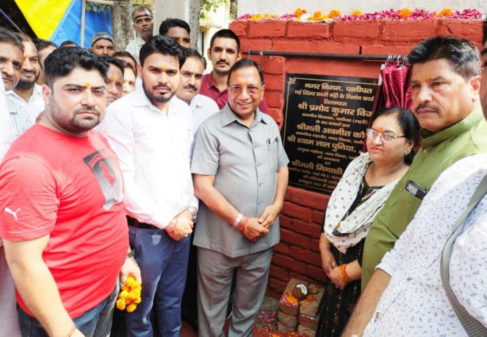 Panipat News/MLA Pramod Vij laid the foundation stone for the construction work