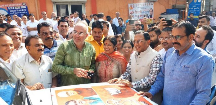 Panipat News/MP Sanjay Bhatia and MLA Pramod Vij sent Diwali sweets for the soldiers of the Indian Army Panipat News/MP Sanjay Bhatia and MLA Pramod Vij sent Diwali sweets for the soldiers of the Indian Army
