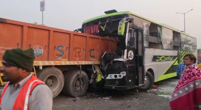 Tourist bus collided with a poorly standing trolley on the National Highway