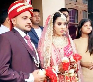 The groom arrived in Karnal to take the bride by helicopter