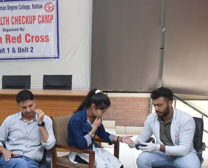 Health checkup camp organized on 'World Diabetes Day' at Gaur College