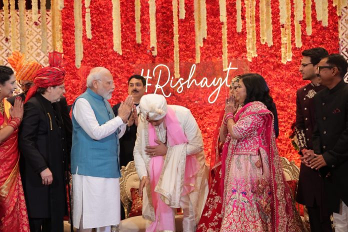 Veteran leaders including Modi reached the wedding of MP's daughter blessed the bride and groom