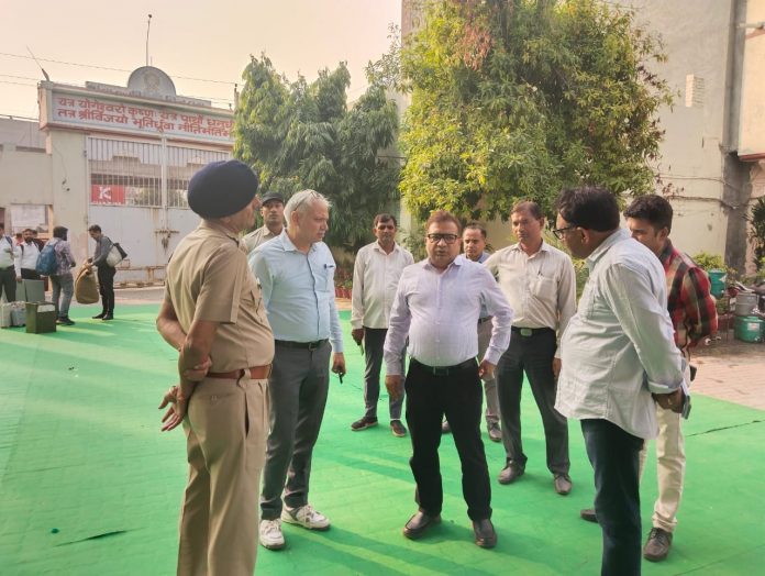 Panipat News/DC and District Election Officer Sushil Sarwan's visit to the control room