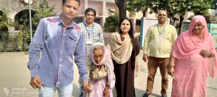 Panipat News/Elders also showed enthusiasm for voting