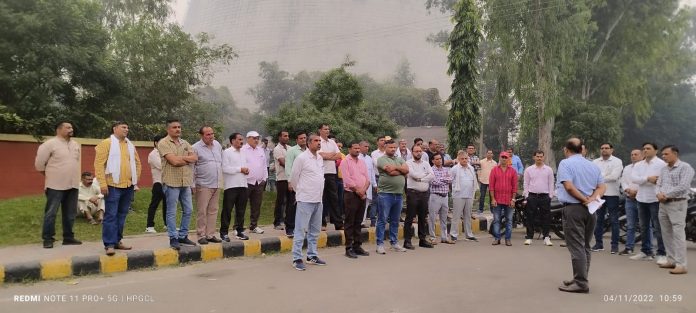 Panipat News/Protest continues on the 10th day at the main gate of thermal power station