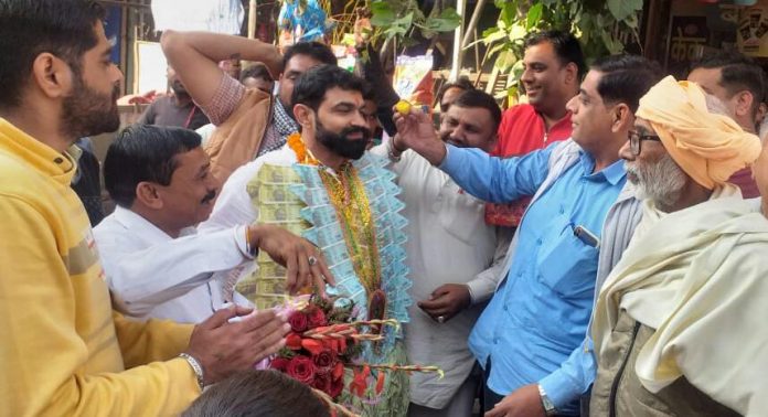 Panipat News/Newly elected District Councilor Randeep Singh took out a victory procession in Matlauda