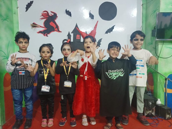 Little children of Bachpan Play School celebrated Halloween Day