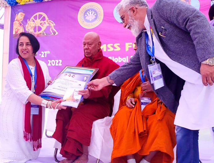 Pro. Sumedha Dhani honored with Global Teacher Award-2022