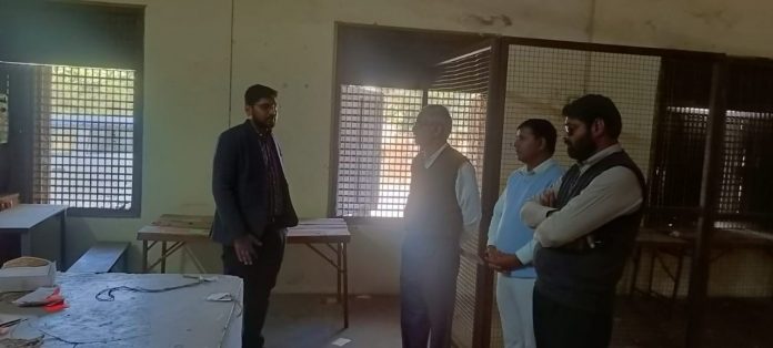 SDM Harshit Kumar inspected the counting center