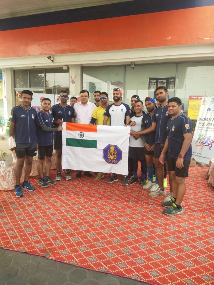 Navy Ultra Runners Team Flagged Off by Navy Veterans