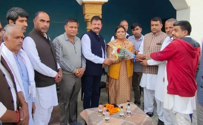 Panipat News/Newly elected sarpanches and panchs of Dadola and Tajpur gave grand welcome to district BJP president