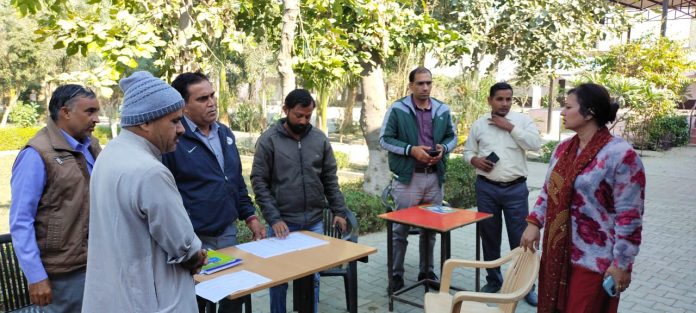 Panipat News/ADC inspected various places in the district under the Family Identity Card Data Verification Program