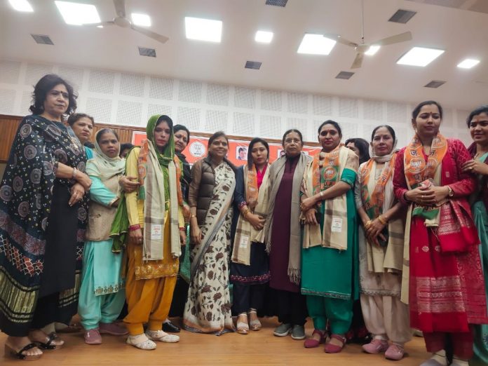 Panipat News/BJP organized the honor of public representatives of women panchayati raj institutions