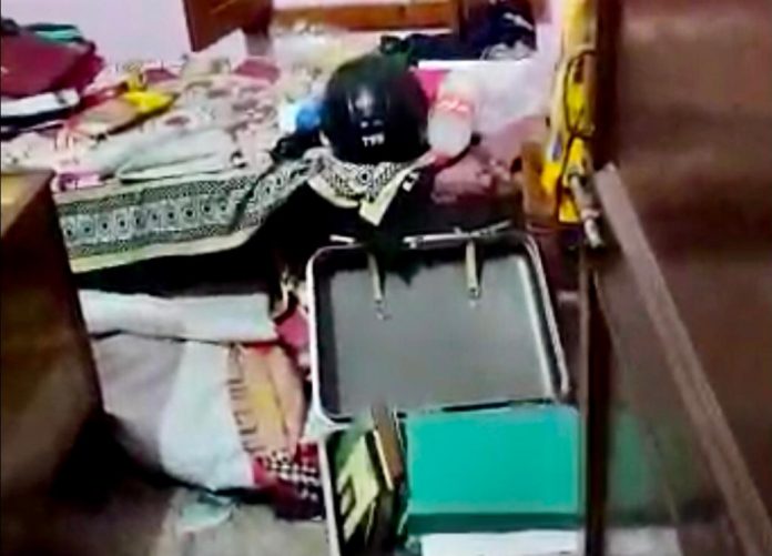 Thousands of cash and lakhs of jewelery stolen from a closed house