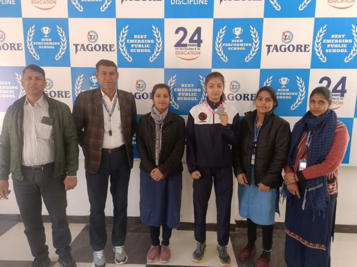 Tagore school player Ramandeep Kaur won silver medal in karate competition in national level competition