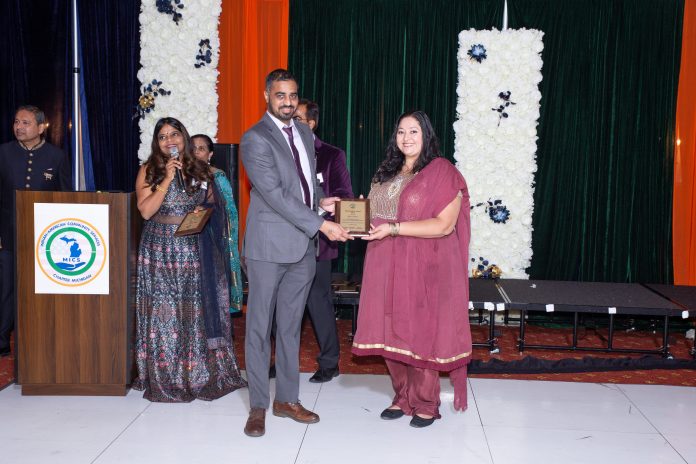 NRI Ravi Yadav honored in America for social service