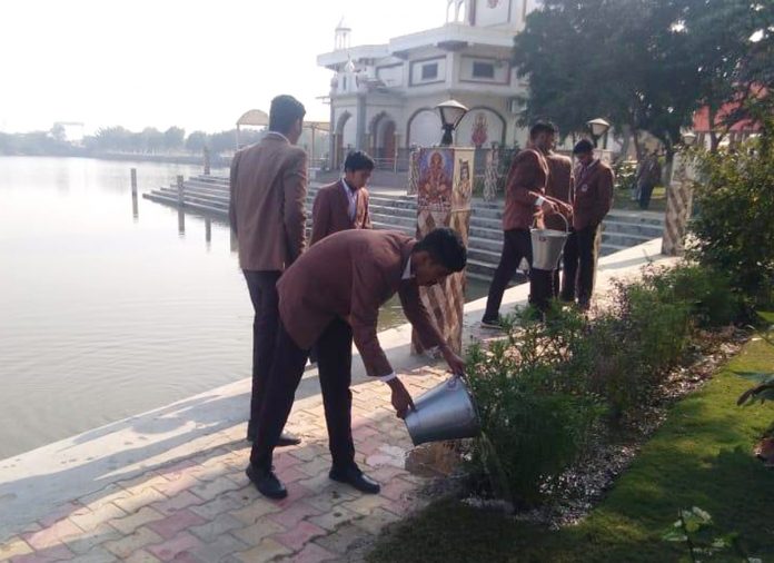 NSS camp volunteers carried out cleanliness drive in temples