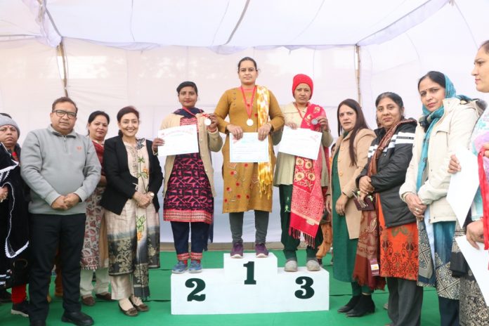 Panipat News/The winners were awarded in the sports competition organized by the Women and Child Development Department
