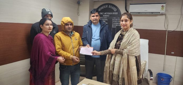 Panipat News/The Mayor distributed the checks of Vivah Shagun Yojana