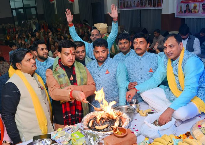 Panipat News/Akhil bhartiya yuva aggarwal sammelan celebrated the new year by doing skirtan