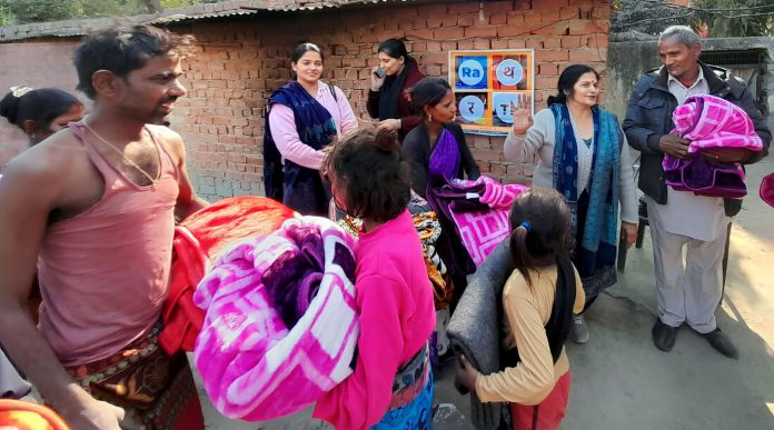 Panipat News/Rath Foundation distributed blankets to laborers