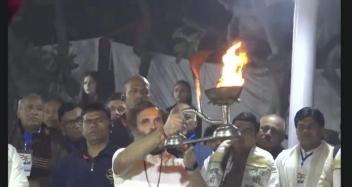 Bar Jodo Yatra in Karnal and Kurukshetra, Aarti performed at Kurukshetra Brahmasarovar