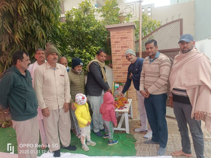 Sudden demise of environment loving social worker Ravindra Kumar's mother Sarla Devi