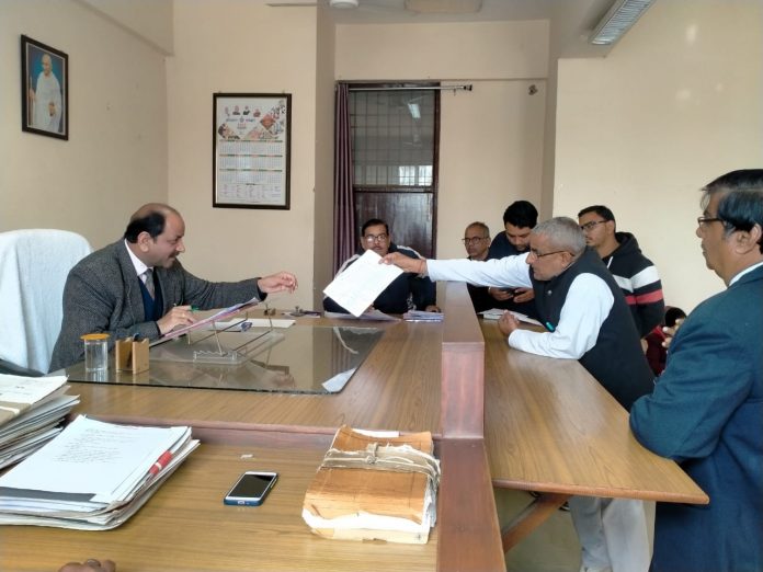 Memorandum submitted to the Deputy Commissioner regarding the demand to make Narnaul a district