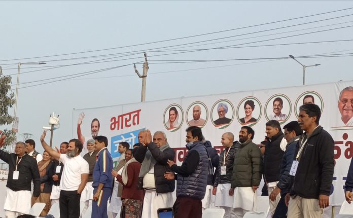 Crowd gathered to welcome Bharat Jodo Yatra in Karnal