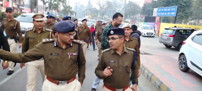 IG and SP descended on the streets foot patrolling in the city