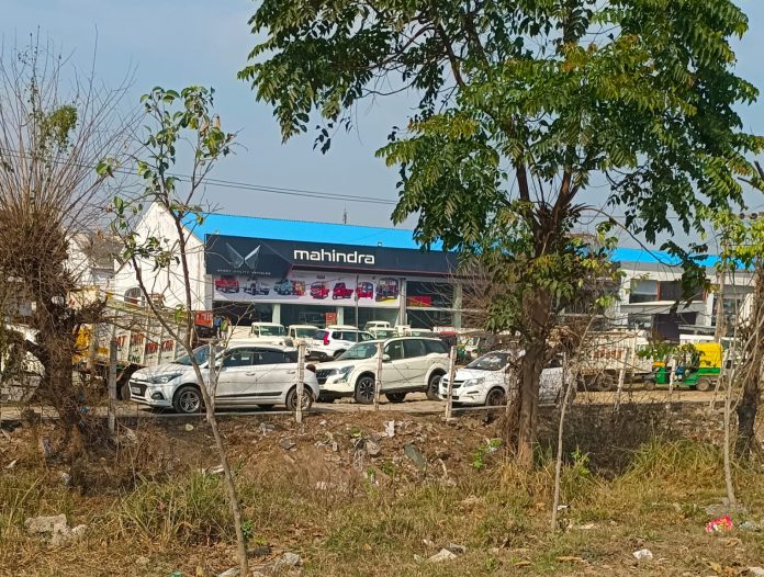 Panipat News/Illegal encroachment of land worth crores is taking place with the connivance of HUDA officials despite the order of the High Court: Swami