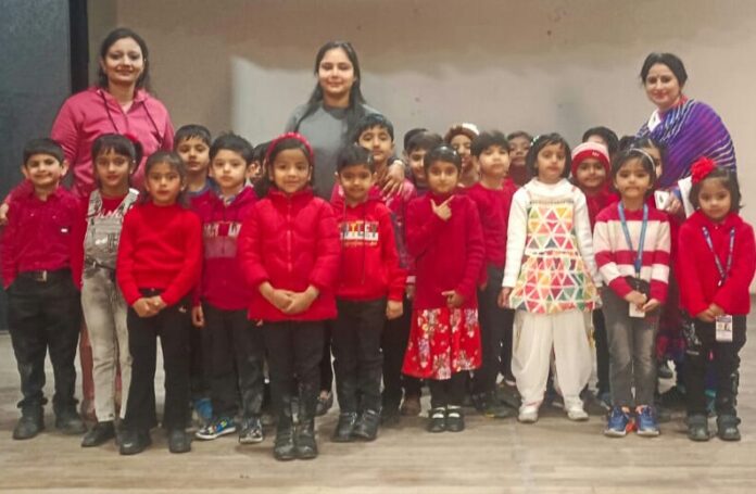 Panipat News/An informative program on the power of reading was organized at Dr. MKK Arya Model School. Panipat News/An informative program on the power of reading was organized at Dr. MKK Arya Model School.