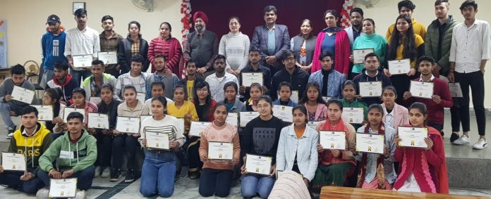 Panipat News/Completion of the course organized on Digital Marketing at IB PG College