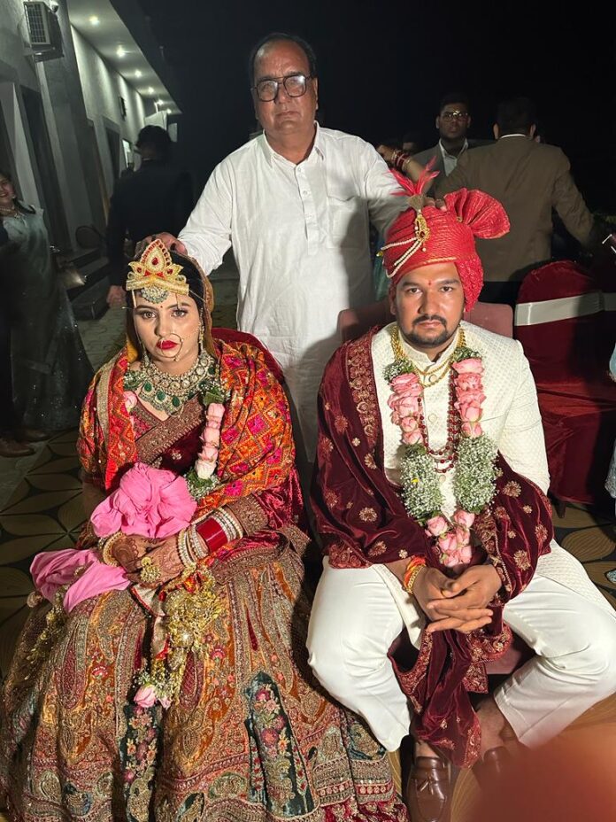 Society set an example by marrying without dowry