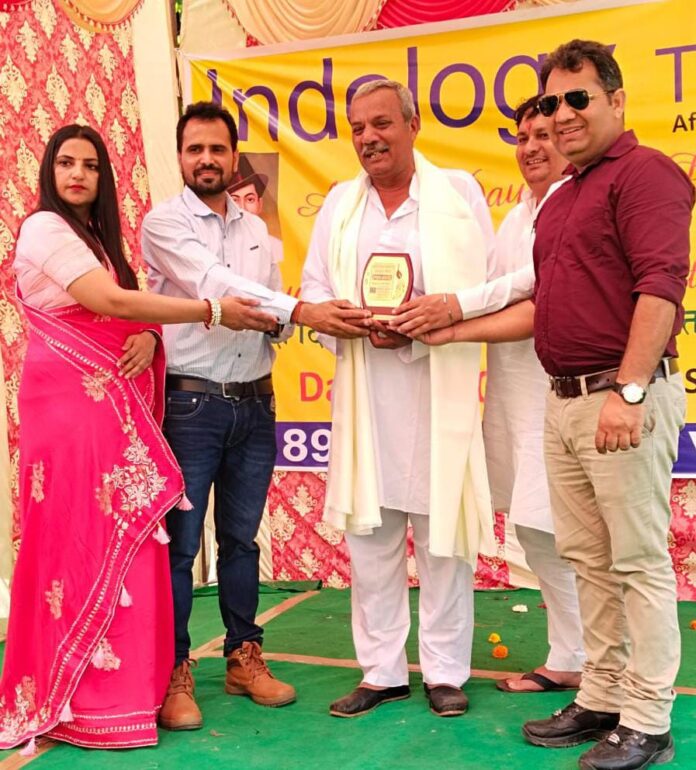 Panipat News/Retired soldier honor ceremony organized at Indology Public School