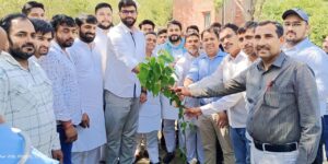 Panipat News/Digvijay Singh Chautala planted saplings in Herbal Botanical Garden