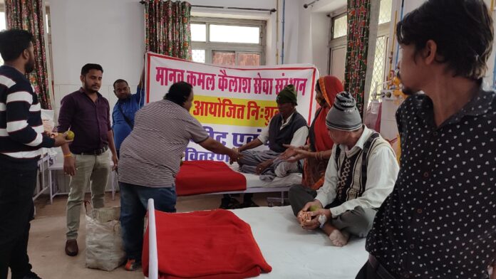 Distributed fruits to patients