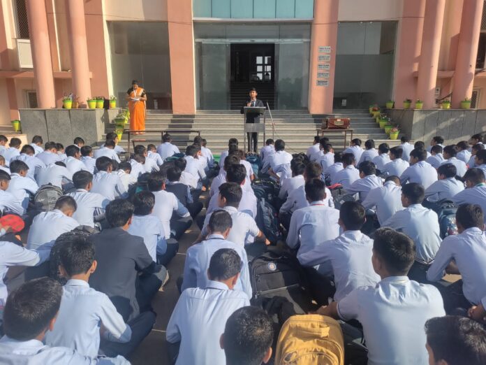 Through a short drama on Martyr's Day, children were shown the story of freedom fighters