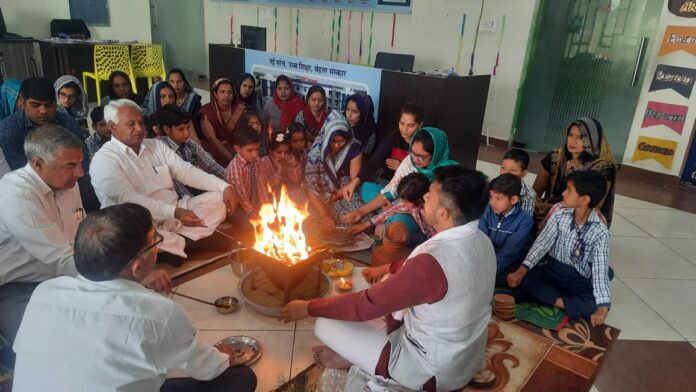 Havan performed on the new session at Shrikrishna School Seehama