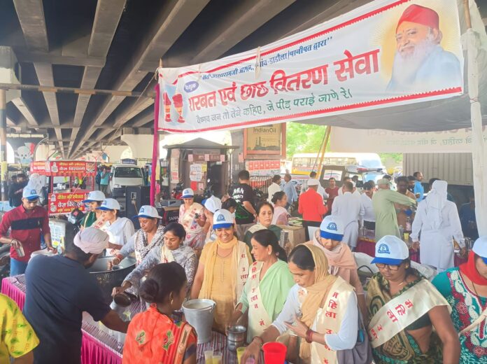 Panipat News/Devotees of Asharam Bapu distributed syrup and buttermilk on Akshaya Tritiya