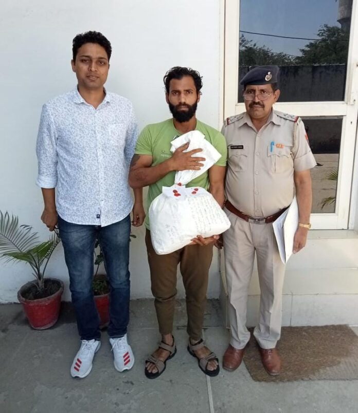 Panipat News/Drug smuggler arrested with four kilos of ganja leaves