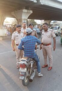 Panipat News/Traffic police special drive against bike riders without helmets