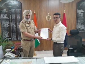 Superintendent of Police honored three employees of police station Indri