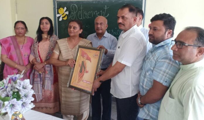 Panipat News/Farewell Ceremony on Retirement 