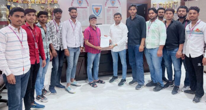 Panipat News/INSO submitted memorandum to Vice Principal of Arya College regarding student union elections