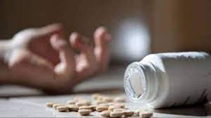 The young man committed suicide by swallowing poison